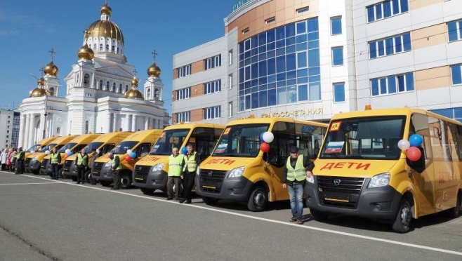 old 122367 Новые школьные автобусы и автомобили скорой помощи поступили в Мордовию