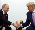 tramp i putin 1 Дональд Трамп рассказал о решающем значении звонка 18 марта Путину