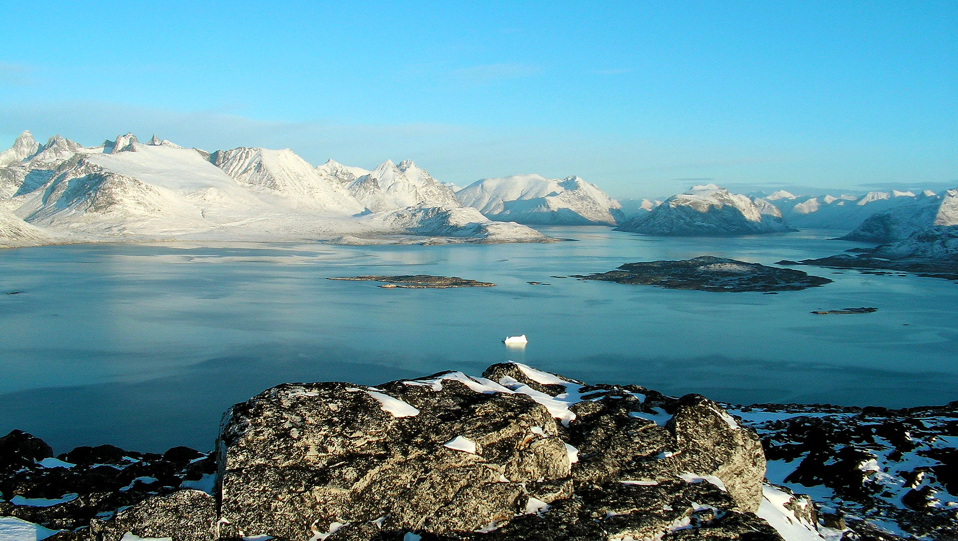 greenland scenery Супертуризм по-петербургски: в городе на Неве начали продавать туры в Гренландию, цены – от миллиона   